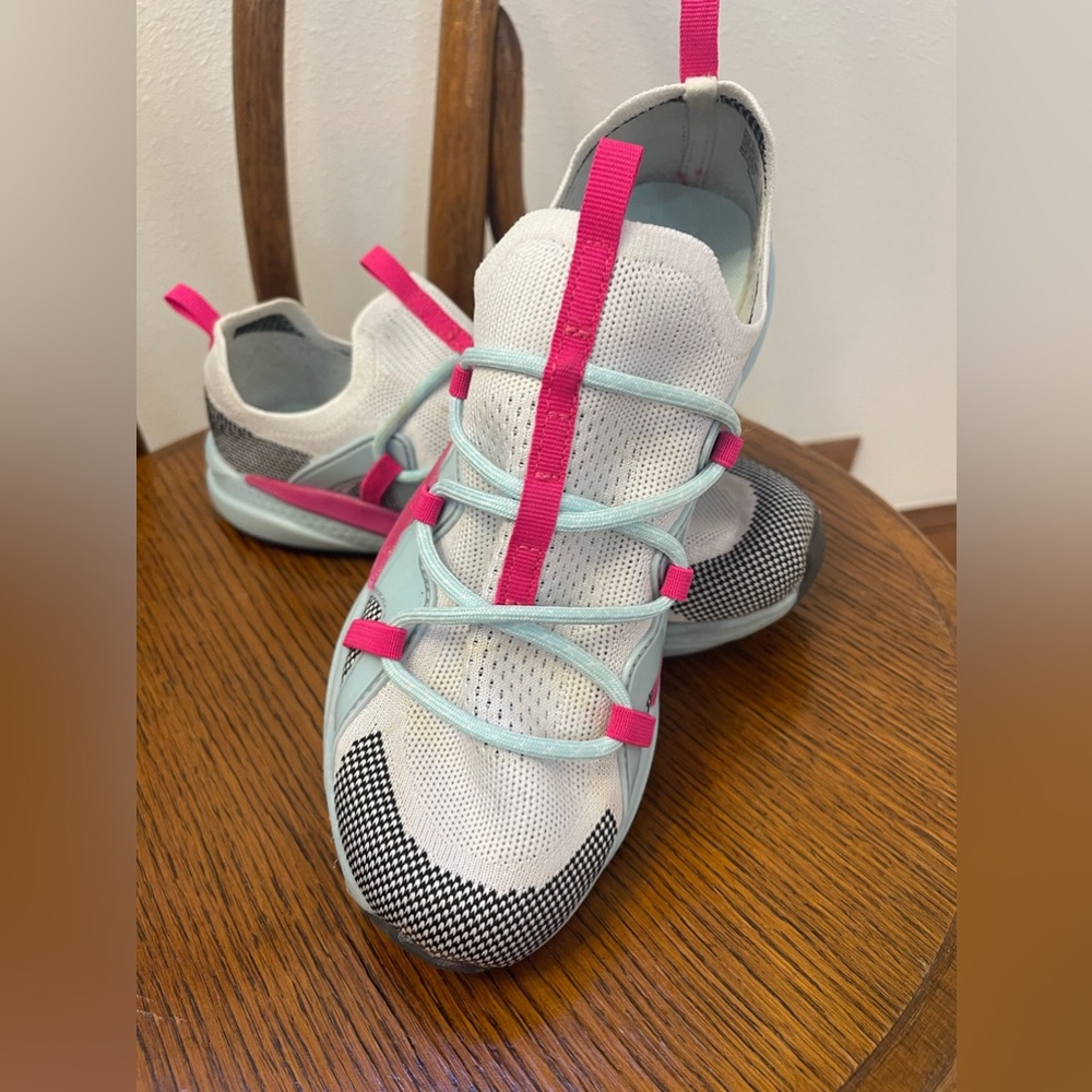 Athletic Works shoes—size 6